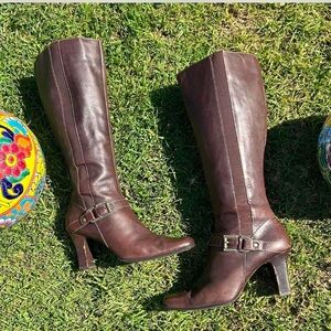 Vintage  Brown Heeled Boots